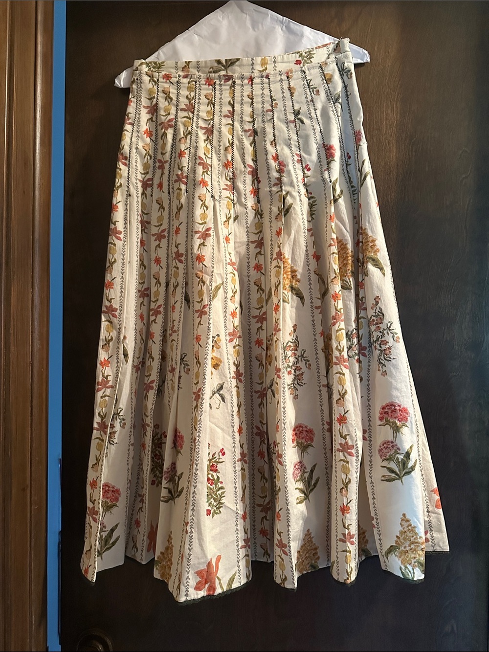 Zara Floral Pleated Midi Skirt in Cream